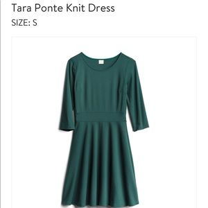 Kaileigh size small hunter green fit & flare dress